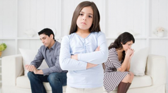 4 cách giúp con bạn vượt qua biến cố khi cha mẹ ly hôn