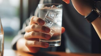 Uống nước đá giải nhiệt: Cẩn thận kẻo rước bệnh vào thân
