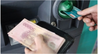 Rút tiền tại cây ATM chưa nhả tiền tài khoản đã bị trừ: Làm ngay cách này để không mất tiền oan