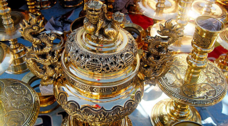 Cách làm sạch lư hương, đồ đồng trên bàn thờ gia tiên cực dễ và hiệu quả