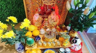Vì sao bàn thờ Thần Tài thường được đặt dưới đất thay vì trên cao?