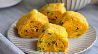Mẹo rán trứng vàng xốp, thơm ngon, 2 quả nở phồng như 4 quả