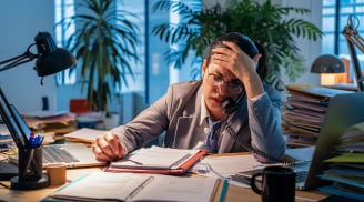 Cảnh báo: Stress và thức khuya làm tăng nguy cơ nhồi máu cơ tim