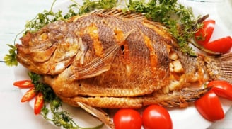 Thả thứ này vào rán cá: Món ăn giòn tan, không lo dính chảo vỡ nát