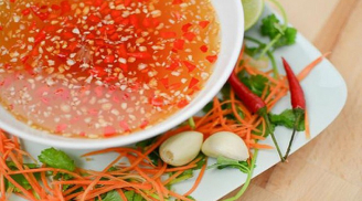 Pha nước chấm muốn tỏi ớt nổi lên trên, đảm bảo 'không trượt phát nào': Nhớ kỹ 3 mẹo sau