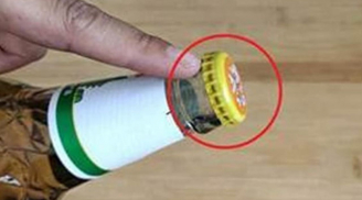 Chai bia có một điểm nhỏ không ai biết đến, nhấn vào là mở nắp dễ dàng, phụ nữ cũng làm ngon ơ