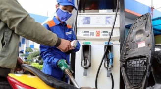 Đổ xăng xong, chủ xe nhấn ga bỏ đi, vì sao nhân viên trạm xăng lại vui mừng đến thế?