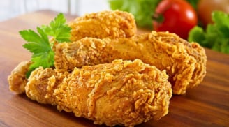 Công thức làm gà rán KFC: Vỏ giòn rụm, thịt mềm tan, ăn ngon hết nấc