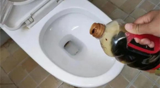 Nhỏ vài giọt nước tương vào bồn cầu: Công dụng không ngờ tới nhà nào cũng cần