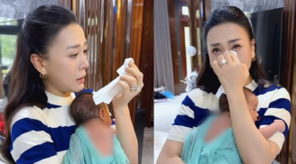 Phương Oanh bật khóc khi làm điều này cho cặp song sinh