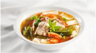 Thả thứ này vào nấu canh sườn chua: Nước trong veo ngọt nước không cần mì chính