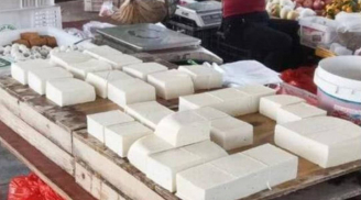 Đậu phụ có 4 dấu hiệu này, rẻ đến mấy cũng đừng mua kẻo rước bệnh
