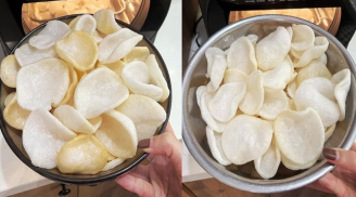 Mẹo chiên phồng tôm không tốn dầu mỡ lại cực nhanh, chỉ 1 phút là giòn rụm