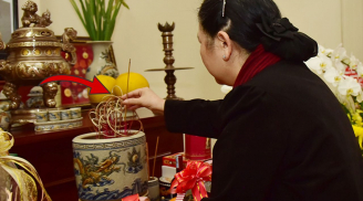 Thắp hương nên để bao lâu thì hạ lễ? 99% chờ 'tàn hương', sai bét