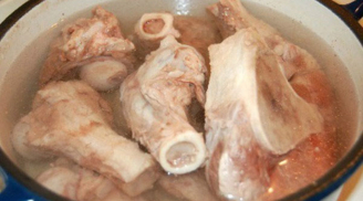 Cách hầm xương cho nước dùng trong vắt, thơm ngon khó cưỡng