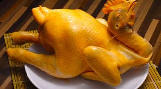 Cách luộc gà cúng đẹp mắt, đến đầu bếp nhà hàng nhìn vào cũng phải gật gù khen khéo
