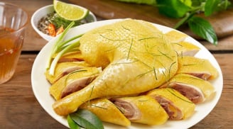 Luộc gà bằng nước lã tanh lại đỏ, làm theo cách này vàng da, ngọt thịt chẳng cần mì chính