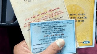 Người lái xe phải mang theo những giấy tờ gì khi tham gia giao thông?