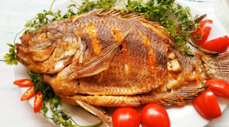 5 bí quyết giúp bạn rán cá giòn tan, không lo vỡ nát dính chảo