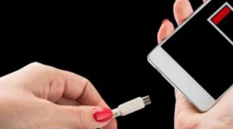Khi sạc điện thoại nên cắm điện thoại hay cắm sạc trước? Đến nay vẫn nhiều người không biết