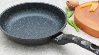 Chảo mất hết lớp chống dính, làm cách này biến chảo cũ thành chảo mới thật dễ dàng