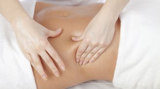 Mách nàng cách massage giảm mỡ bụng trước khi ngủ đúng chuẩn