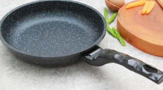 Chảo mất hết lớp chống dính đừng vội vứt đi, nhỏ vài giọt này vào, biến chảo cũ thành chảo mới dễ dàng