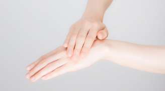 5 bí quyết giúp bạn chăm sóc và giữ cho đôi tay luôn mềm mịn, khỏe mạnh