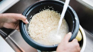 Hóa ra vo gạo trực tiếp trong nồi cơm điện hại nhiều hơn lợi, đây là lý do