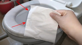 Vì sao người thông minh bỏ một mẩu giấy vào bồn cầu trước khi đi vệ sinh? Công dụng đặc biệt, ai cũng cần