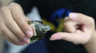 Nhỏ vài giọt dầu gió vào bồn cầu: Mẹo hay nhà nào cũng cần, biết rồi ai cũng muốn thử ngay