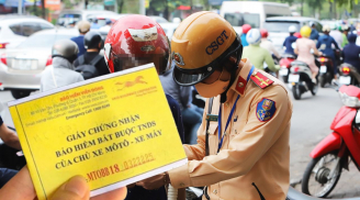 Cẩn thận mua bảo hiểm xe máy bắt buộc mà quên làm việc này thì CSGT vẫn xử phạt, ai cũng cần chú ý