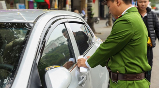 Mức phạt cao nhất lỗi đậu xe trên vỉa hè đối với ô tô và xe máy từ năm 2025