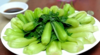 Luộc rau nước sôi hay nước lạnh: Thả thêm thứ này rau xanh mướt, ăn đậm vị không bị mất viitamin