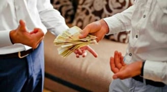 Các cụ khuyên răn: 'Gia đình có 3 cái càng 'to', suốt đời nghèo khó, con cháu chẳng thể ngóc đầu lên'