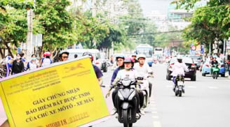 Chú ý: Người dân đã mua bảo hiểm xe máy nhưng vẫn bị CSGT xử phạt nếu quên điều này, tránh không phí tiền