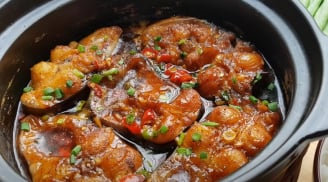 Kho cá đừng cho nước lã, dùng loại nước này, cá hết tanh, chắc thịt, đậm đà