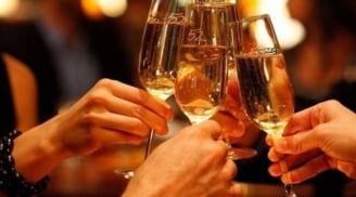 Người khôn ngoan chọn cách tránh xa 3 kiểu người này trên bàn tiệc, kẻ dại gặp ai cũng đến gần