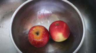 Mẹo rửa táo loại bỏ hết tạp chất bên ngoài vỏ: Cần thêm 1 thứ nhà nào cũng có