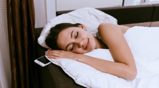 5 món đồ tuyệt đối không được để ở đầu giường kẻo mất ngủ triền miên, 90% mọi người phạm phải