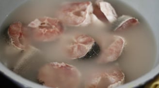 Ngâm cá trong thứ nước này, cá hết mùi tanh, thịt ngọt bổ gấp 3 lần