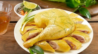 Thịt gà luộc ngon hơn: Bí quyết luộc gà vàng da, ngọt thịt không tanh, không đỏ