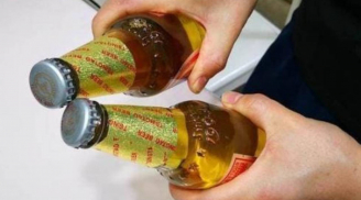Bí mật nhỏ trong nắp chai bia: Cách mở bia dễ dàng không cần đồ khui, ai cũng làm được