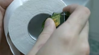 Bí quyết bất ngờ: Nhỏ vài giọt dầu gió vào cuộn giấy vệ sinh, hiệu quả khiến ai cũng tiếc vì biết quá muộn