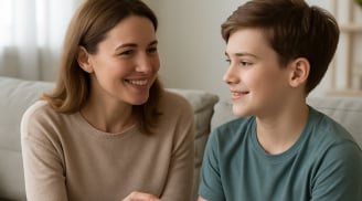 Nghe con nói 'Mẹ ơi, con thi chỉ được 9 điểm', người mẹ thông minh phản ứng thế này