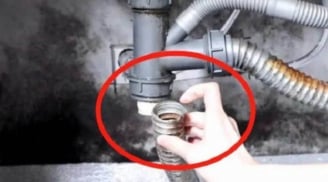 Đường ống tắc cứng? Mẹo xử lý siêu đơn giản tại nhà, không cần gọi thợ tốn kém!
