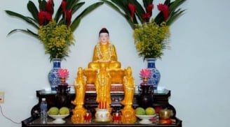 Vì sao nhà giàu luôn đặt bình hoa bên trái bàn thờ khi thắp hương? Bí mật phong thủy không phải mê tín