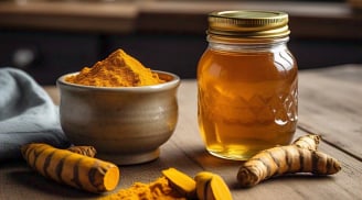 Nghệ mật ong rất tốt nhưng bác sĩ khuyến cáo có 6 nhóm người không nên dùng