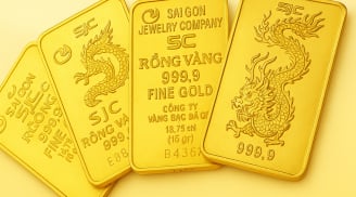 Vàng đảo chiều giữa bão thông tin: Nhà đầu tư chốt lời ồ ạt, giá thế giới “rớt thẳng đứng” gần 9 USD/ounce