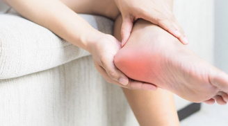 5 dấu hiệu bất thường ở tay chân có thể cảnh báo ung thư: Bác sĩ cảnh báo đừng xem nhẹ